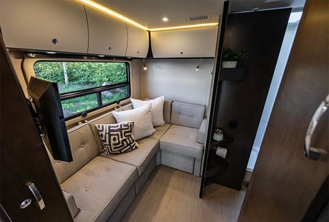 “Perfect for Two” – Beautiful Mercedes, Ready for NW Exploration Drivable vehicle in Tanasbourne