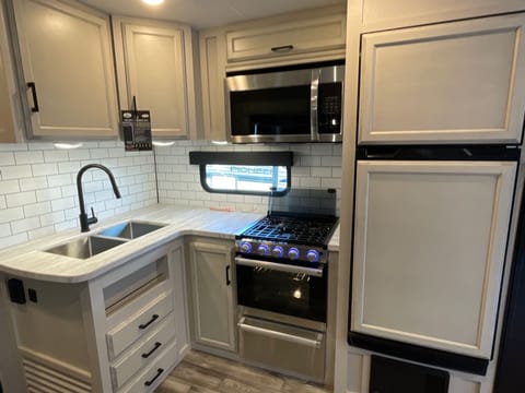 LUXE Family Trailer Towable trailer in Westminster