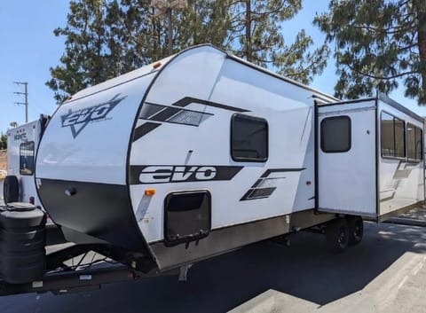 2024 Forrest River Evo Towable trailer in Casa De Oro-Mount