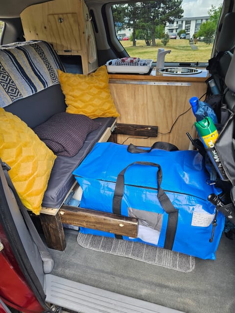 (3) Van The Island ˢᵗᵉᵃˡᵗʰ Campervan Campervan in Nanaimo