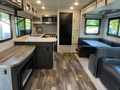 LIKE NEW! 2022 Cruiser Aire Travel Trailer Towable trailer in Spokane Valley