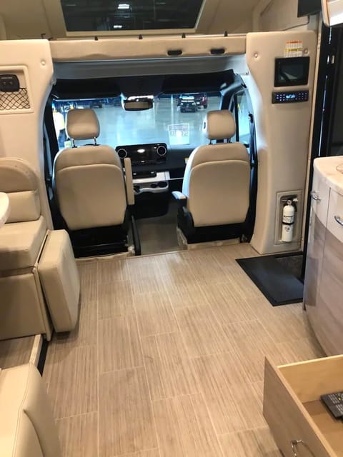 2021 THOR DELANO 24TT Drivable vehicle in Paine Lake Stickney