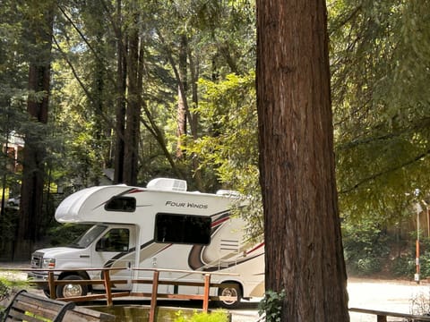 Thor Four Winds Fun! Drivable vehicle in Pacifica