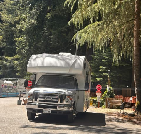 Thor Four Winds Fun! Drivable vehicle in Pacifica