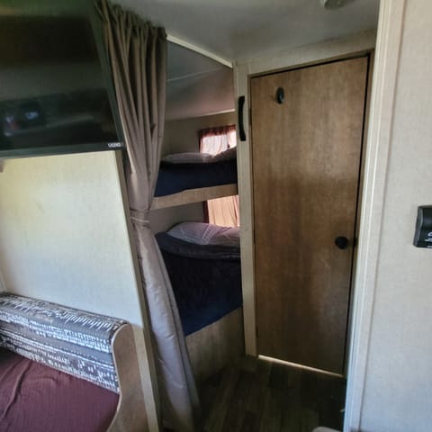 Starcraft Towable trailer in San Antonio