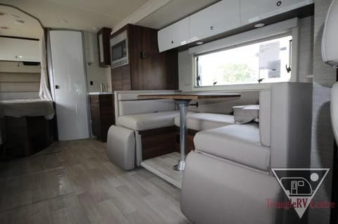 2022 Winnebago Navion 24J R24847 Drivable vehicle in Sidney