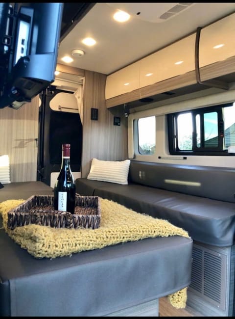 Jayco Swift 20T – Ready-to-Roam RV Drivable vehicle in Concord