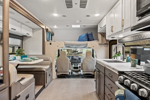 Death Valley Freedom Elite | 🚐 Includes 50GB Starlink WiFi |  Sacramento Drivable vehicle in Rancho Cordova
