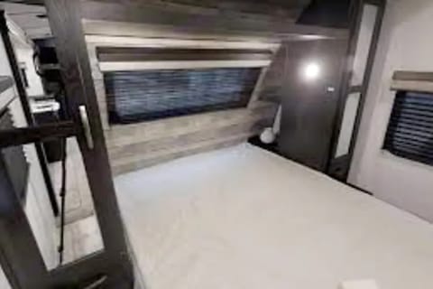 2020 Legend 33 - Rate includes Del & Fees* Towable trailer in New Braunfels