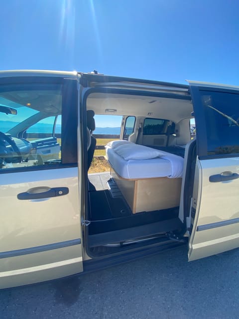 Caravan: Ocean Island Campervan + Use of Inn Facilities Campervan in Victoria