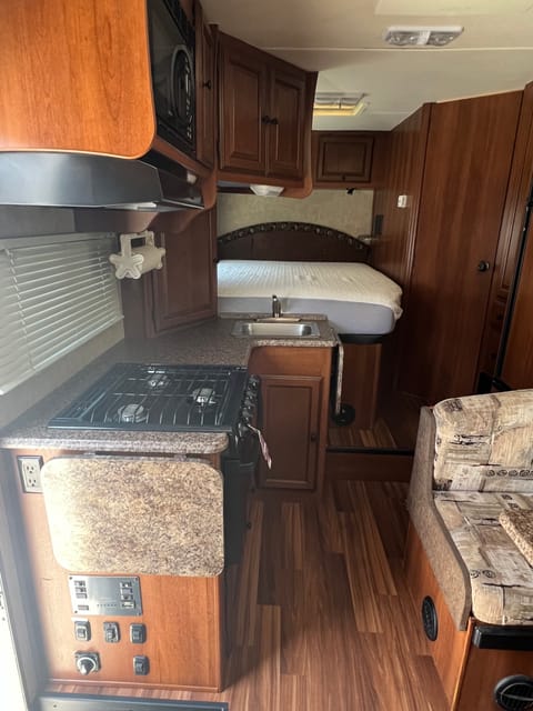 2014 Leprechaun by Coachmen 23 Feet, Easy to Drive Drivable vehicle in Pomona