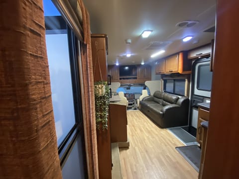 Sunny’s Fleetwood Jamboree GT - Sleeps 6, Comfortable! Drivable vehicle in Pitt Meadows