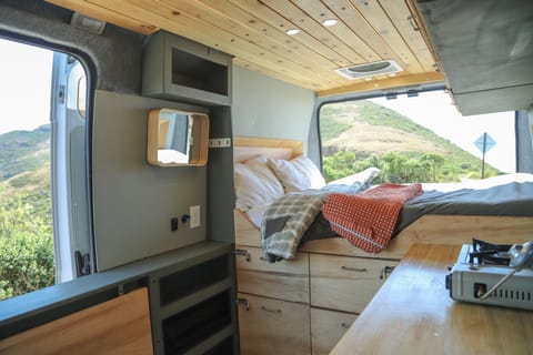 Cozy Minimal Camper – Perfect Intro to Van Life Drivable vehicle in Sea Cliff