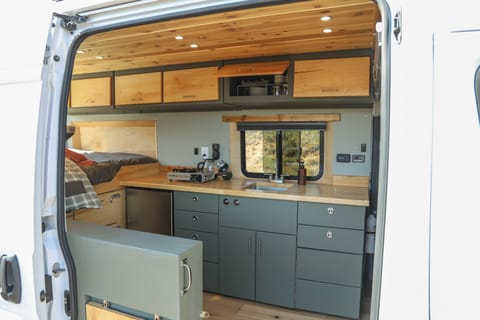 Cozy Minimal Camper – Perfect Intro to Van Life Drivable vehicle in Sea Cliff