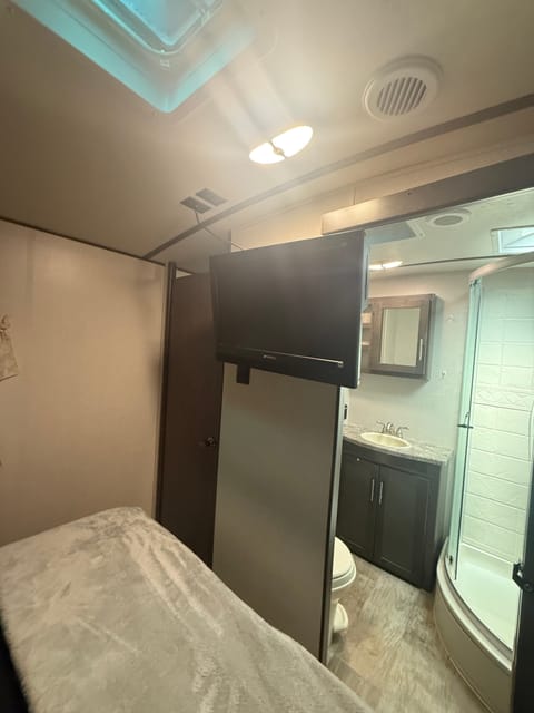 M and R RV CROSSROADS Sunset trail super lite Towable trailer in Holland