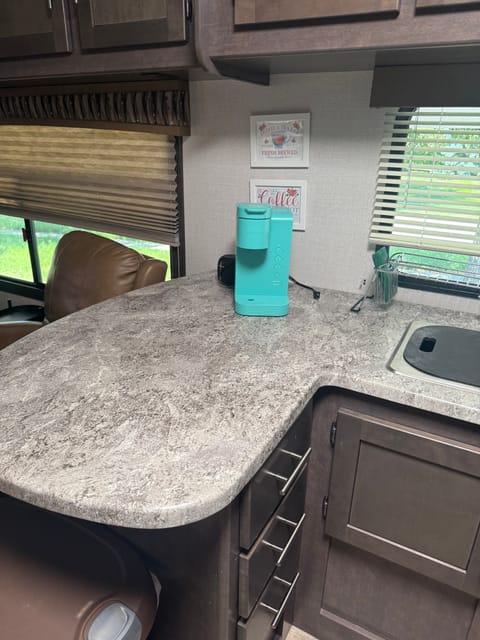 M and R RV CROSSROADS Sunset trail super lite Towable trailer in Holland