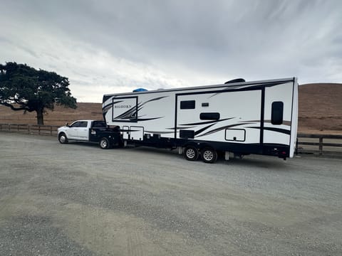 Heartland Bighorn 3370EL Luxury Fifth Wheel! Delivery & setup available! Towable trailer in Pleasanton