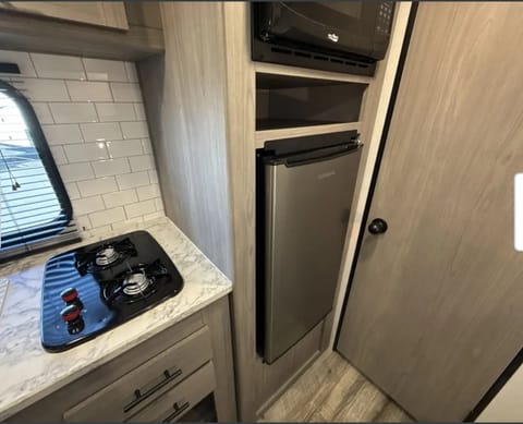 Cutie Coleman Camper Towable trailer in Longview