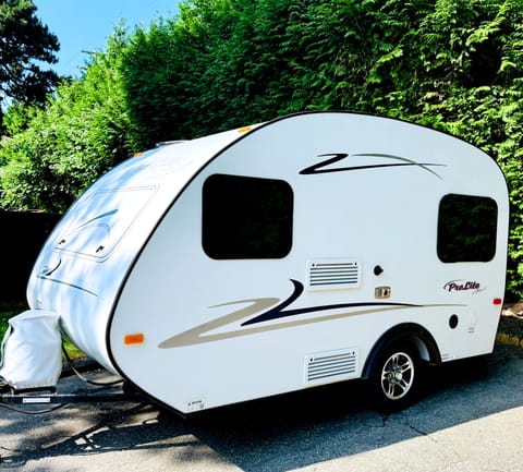 Habu Prolite Mini RV Towable trailer in Surrey