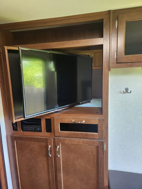 2017 Jayco flight bunkhouse Towable trailer in Windsor