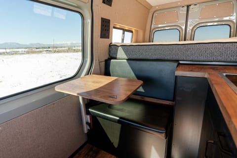 Firefly - fully off-grid 2022 Mercedes Sprinter. Pet friendly. Campervan in Alameda
