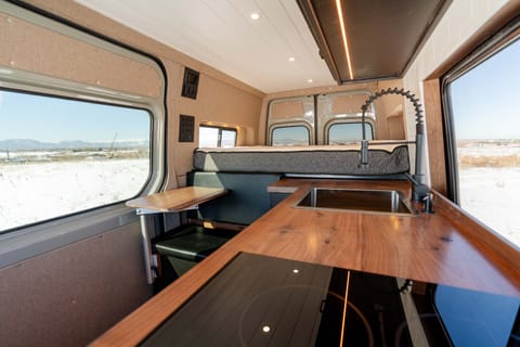 Firefly - fully off-grid 2022 Mercedes Sprinter. Pet friendly. Campervan in Alameda