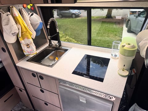 Off-Grid 2022 Sprinter 4x4 "BAM" [ Family and pet friendly Drivable vehicle in Lakewood