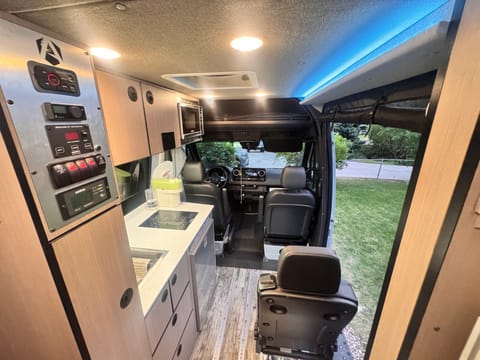 Off-Grid 2022 Sprinter 4x4 "BAM" [ Family and pet friendly Drivable vehicle in Lakewood