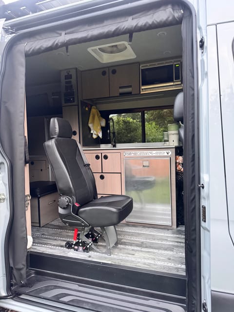 Off-Grid 2022 Sprinter 4x4 "BAM" [ Family and pet friendly Drivable vehicle in Lakewood