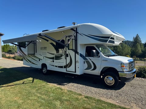 2021 Entegra Odyssey Sleeps 6 - Fully Stocked - Family Friendly Drivable vehicle in Vancouver