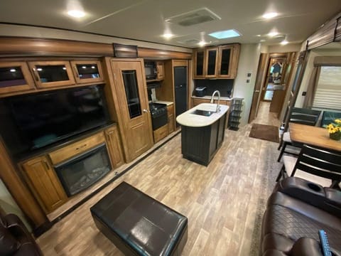 Explore with "Reflection" by Grand Design (CGD1) Towable trailer in Temecula