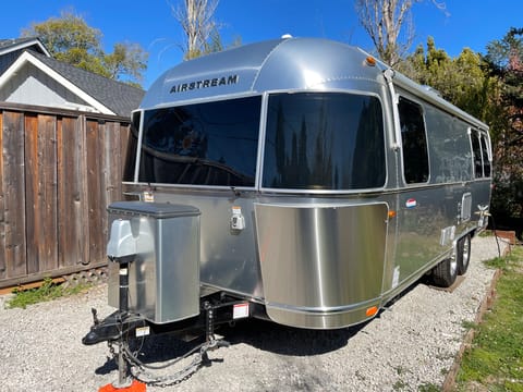 Upgraded 2017 Airstream International Serenity 25ft FB Towable trailer in San Francisco