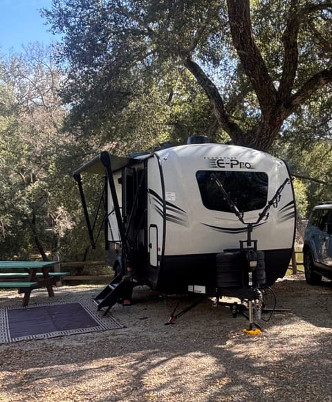 Cozy & Comfortable Travel Trailer – Your Home on the Road! Towable trailer in Vista