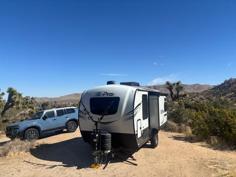 Cozy & Comfortable Travel Trailer – Your Home on the Road! Towable trailer in Vista