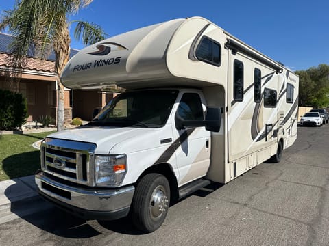 The Roamer | Starlink, Solar, Luxury Bed - all you need without the fluff! Drivable vehicle in Applewood