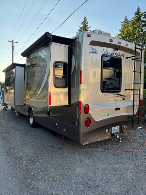 2012 Jayco Melbourne Series M-29 D Ford E450 Drivable vehicle in Paine Lake Stickney