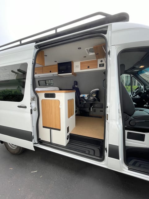 Zeeba Campervan Campervan in Carmichael