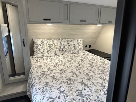 2023 Forest River Vibe 26BH (Spacious Bunkhouse) Towable trailer in San Antonio