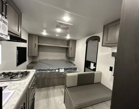 2025 Keystone hideout 175bh Towable trailer in Springdale