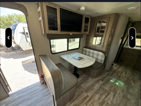 Spacious Couples Coach Towable trailer in Albuquerque