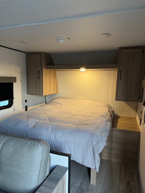 Colman 23B Towable trailer in Hesperia