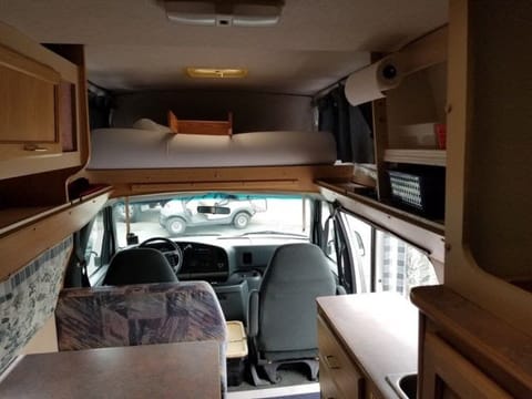 2005 Ford Econoline 250s with Okanagan Camper Conversion Drivable vehicle in Vancouver