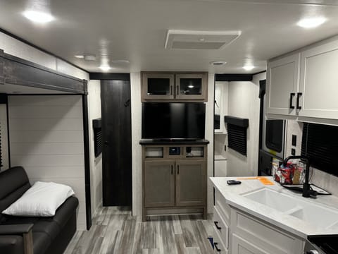 1st Class Camping Towable trailer in Rogers