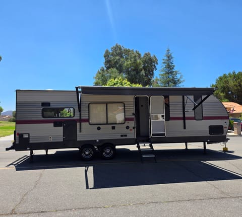 Run Free with the "Cherokee" by Forest River (FRC1) Towable trailer in Temecula