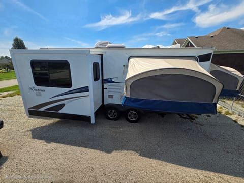 Coachmen-Freedom Express LTZ Towable trailer in Jefferson County