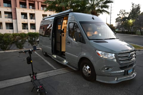 Luxury and Style 2021 Midwestern Automotive Passage Drivable vehicle in Fairfield