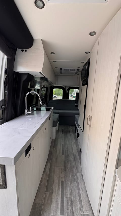 Mani's ClassB Motorhome Drivable vehicle in Tanasbourne