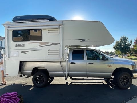Cab-over / Truck Camper "Jo" - Lance 951 x Dodge Ram 2500 4X4 Drivable vehicle in Rocklin