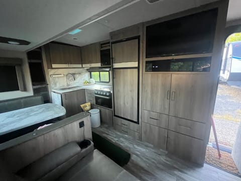 leo Towable trailer in Vancouver