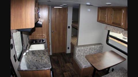 2014  Cruise Lite Towable trailer in Beavercreek